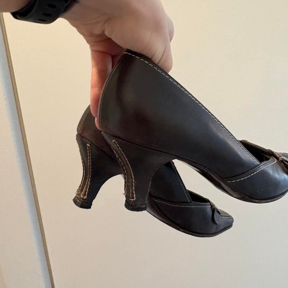 Ferragamo vintage Y2K chocolate brown leather kitten heels sz 8 - Picture 3 of 8